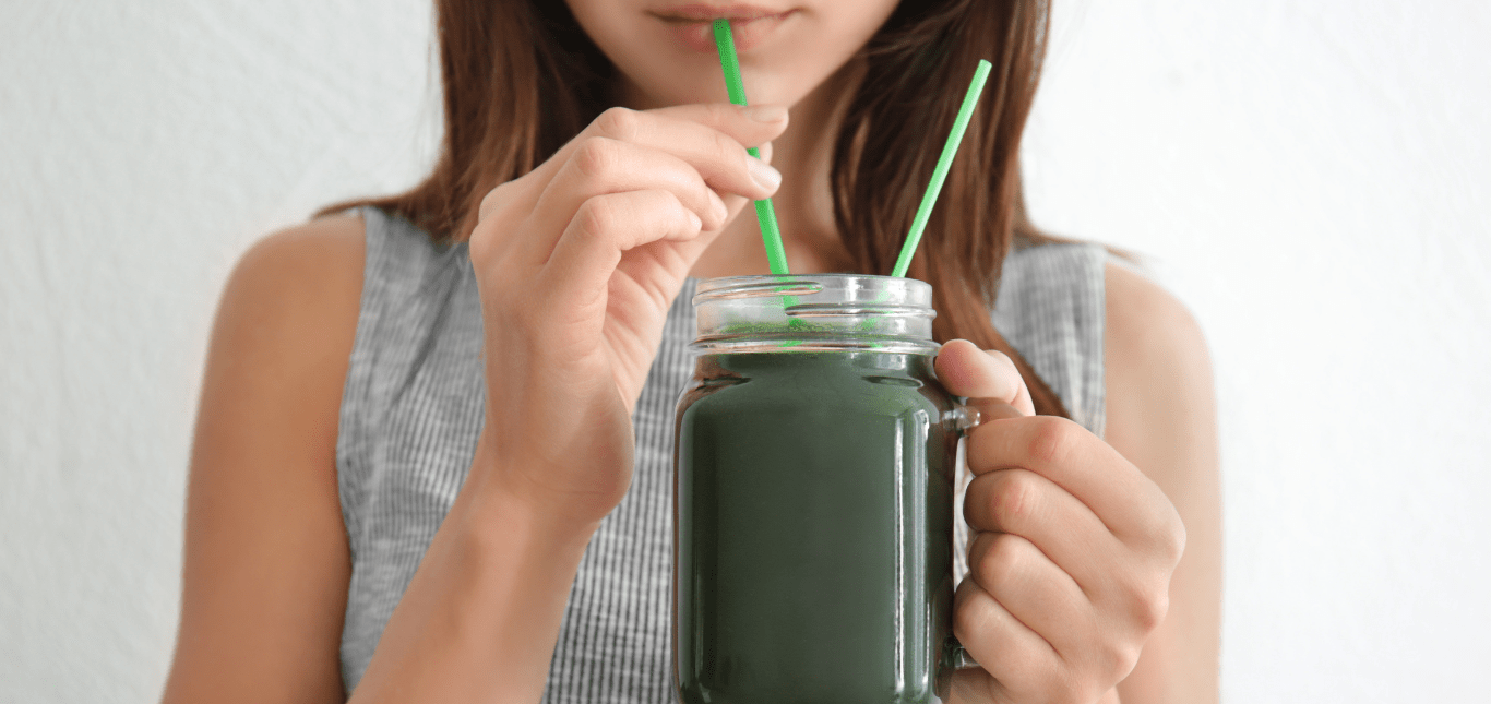 Spiruline pendant la grossesse : quels sont les bienfaits et y a-t-il des contre-indications ?